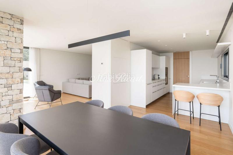 Foto 79a1c537-c478-41c1-a117-2c0a7923e619. Alquiler casa increíble casa con piscina privada en sarriá en Barcelona