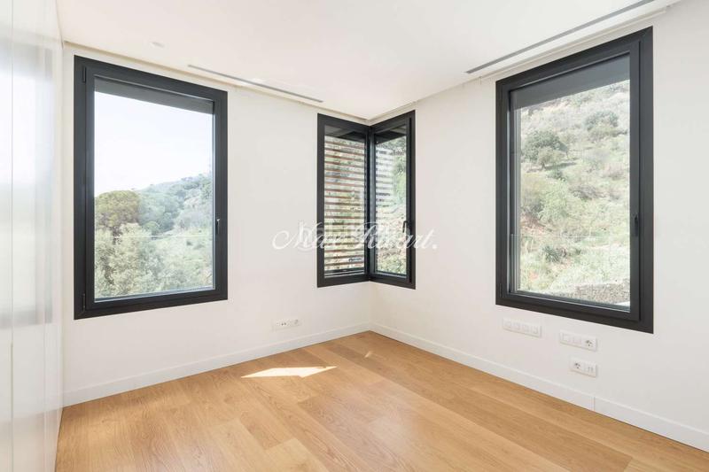 Foto 7d5889ad-7438-47bc-9e1b-1bd5c9474f1b. Alquiler casa increíble casa con piscina privada en sarriá en Barcelona