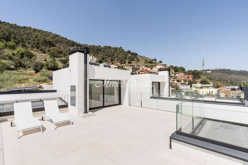 Foto 225d3265-c44b-4737-a7f6-c444d554e31d. Lloguer casa amb calefacció aparcament piscina a Barcelona