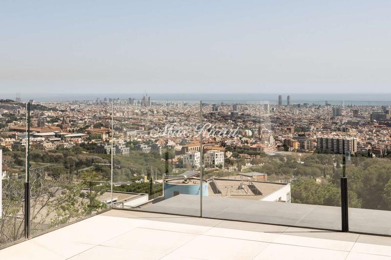 Foto dc855127-4022-4fcc-bf0d-96e72909ad66. Lloguer casa amb calefacció aparcament piscina a Barcelona