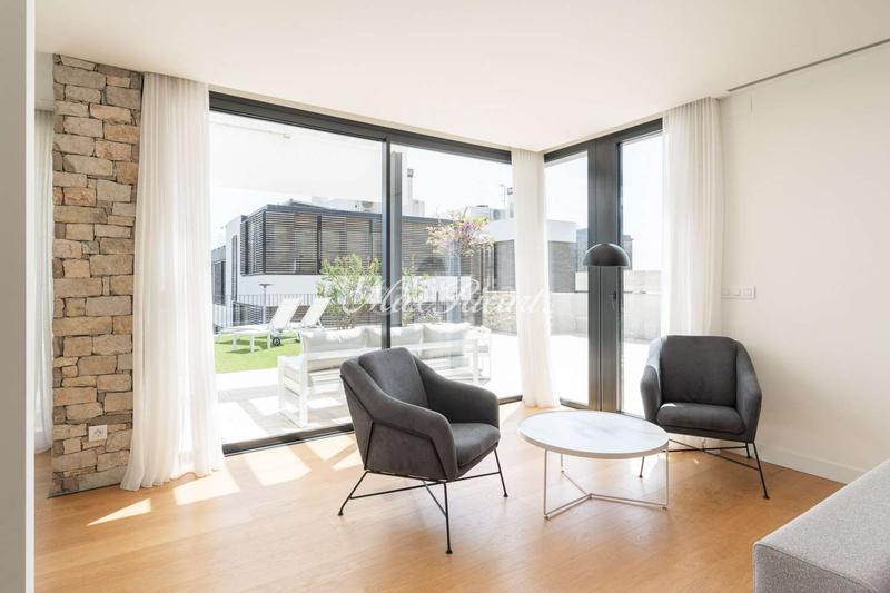 Foto 0b8e3f84-a826-4916-9bbe-ba02f60d44a4. Location maison avec chauffage parking piscine dans Barcelona