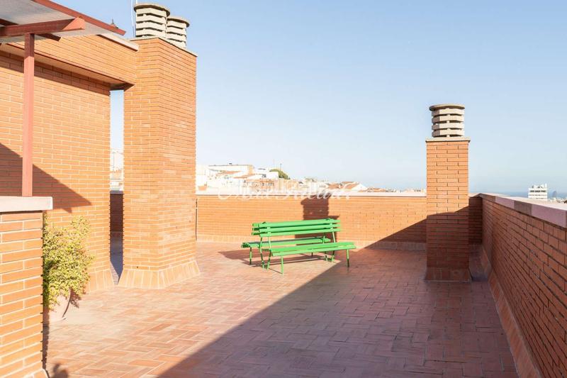 Foto b2cd9e1d-499d-4dab-ad74-aac609baae69. Lloguer àtic amb piscina a Vallcarca - Penitents Barcelona