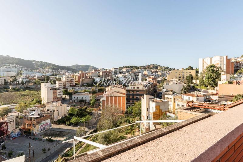 Foto 24deb0cd-5dd1-4e76-83a2-e0be0115e765. Location attique avec piscine dans Vallcarca - Penitents Barcelona