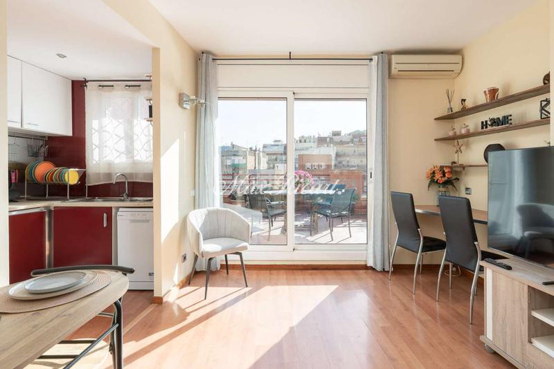 Foto 5edfdf37-53f4-4fbb-a1ca-b8402808f67f. Rent penthouse with pool in Vallcarca - Penitents Barcelona