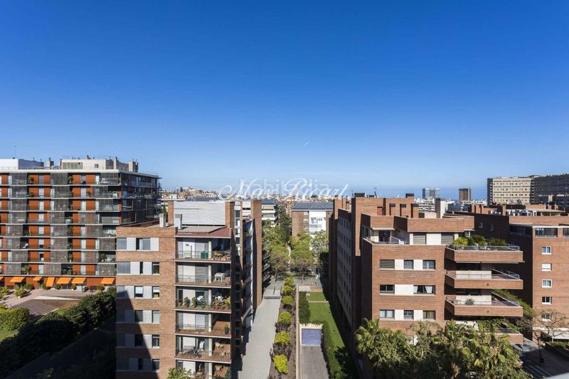 Foto 73d7d045-bdab-47c8-843f-7d5af7d1b3db. Miete dachwohnung mit heizung in Tres Torres Barcelona