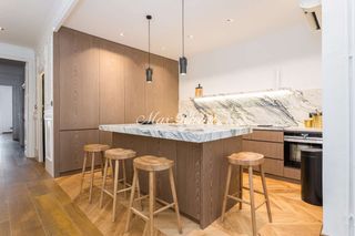 Rent Flat  N/a. Exquisito piso amueblado en el eixample  170m