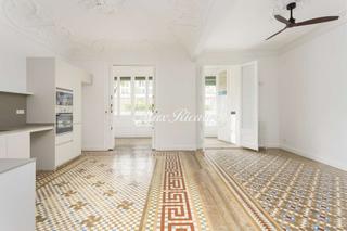 Alquiler Piso  N/a. Jardín privado en eixample