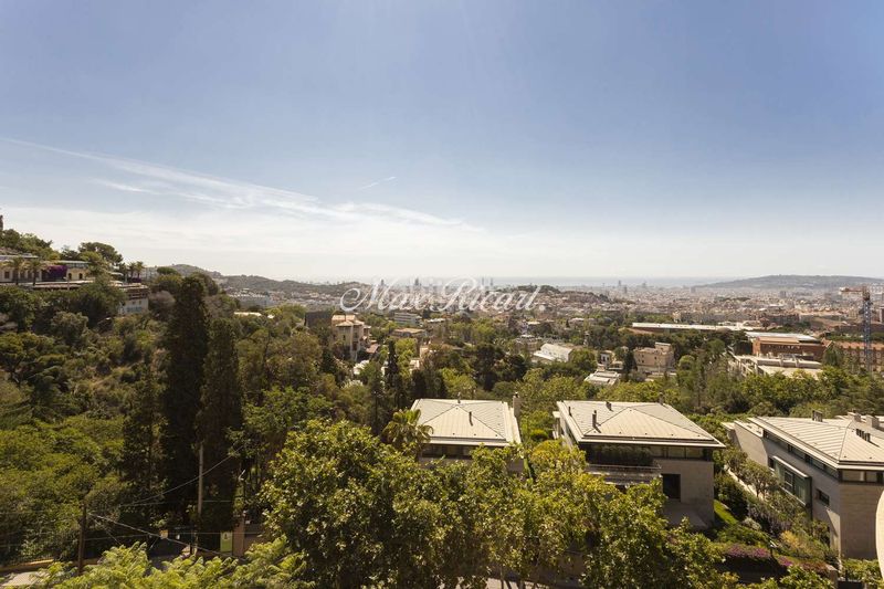 Foto 19f3a876-d145-4f6a-9d37-f94357ccb7fc. Casa amb calefacció aparcament a Sant Gervasi - Bonanova Barcelona