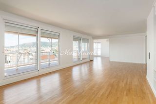 Rent Penthouse  N/a. Ático con vistas espectaculares en sant gervasi  300m
