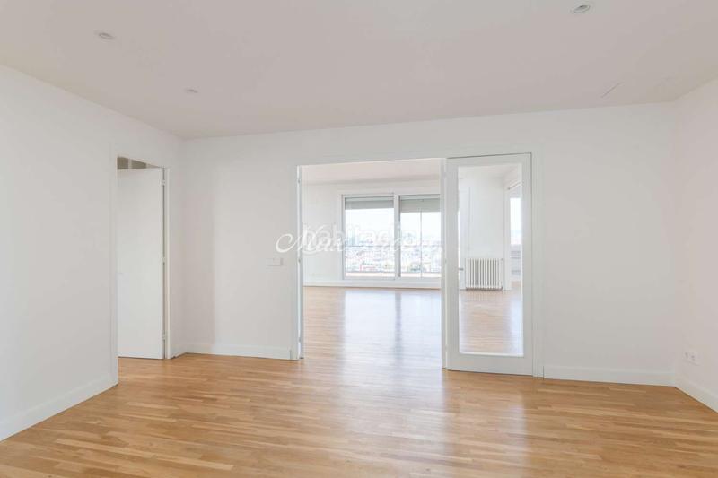 Foto 9078fba5-3118-4d37-9b2d-d619b0805038. Lloguer àtic amb calefacció aparcament a Sant Gervasi - Galvany Barcelona