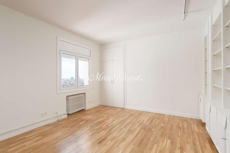 Foto abbfadf6-597f-446e-8e0a-f6a91b174f3a. Rent penthouse with heating parking in Sant Gervasi - Galvany Barcelona