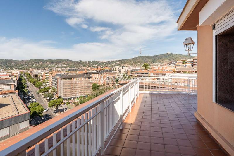 Foto dfb24abd-70a1-4b39-a132-a4100331b4ee. Rent penthouse with heating parking in Sant Gervasi - Galvany Barcelona