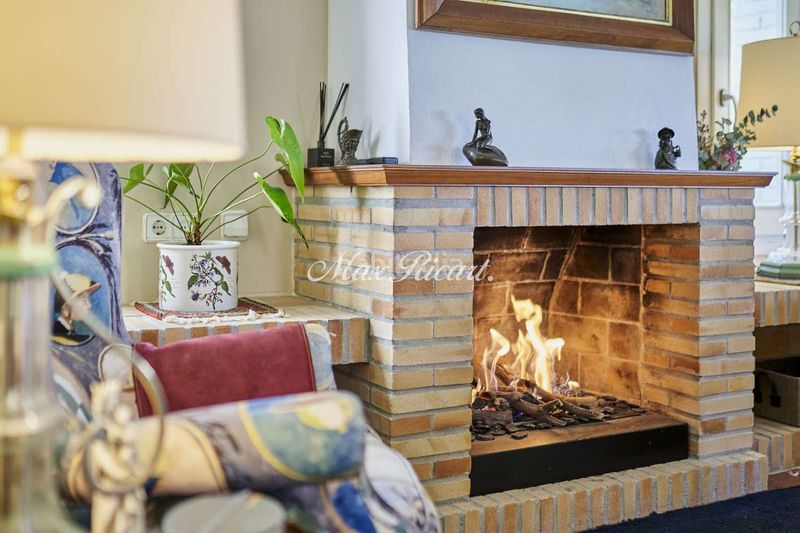 Foto 288ab502-c99e-47cd-a1bf-df532a58d01c. Casa amb calefacció aparcament piscina a Can Girona - Terramar - Vinyet Sitges