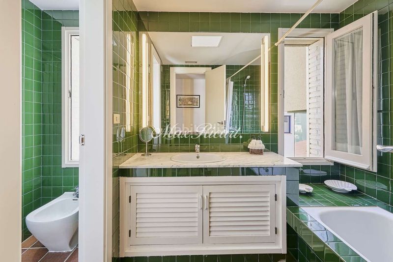 Foto 300dfd0c-5aab-4323-8e15-cf96821912a6. Casa amb calefacció aparcament piscina a Can Girona - Terramar - Vinyet Sitges