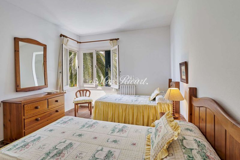 Foto 80cea2ef-3dee-464e-bb71-171383018f3c. Casa amb calefacció aparcament piscina a Can Girona - Terramar - Vinyet Sitges