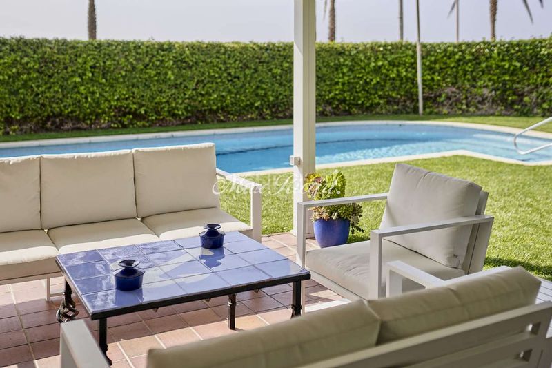 Foto ad652c38-5de6-49d5-9538-40687bafa890. Casa amb calefacció aparcament piscina a Can Girona - Terramar - Vinyet Sitges