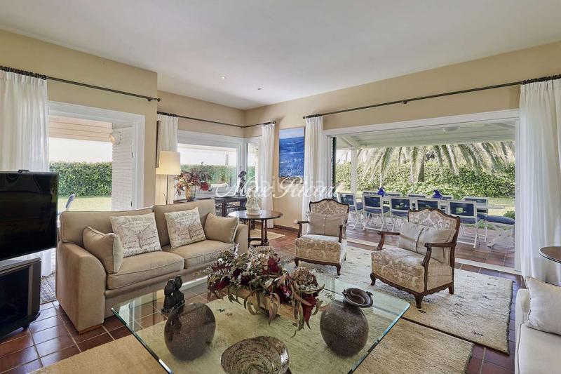 Foto 3fdbe298-d9f4-479d-a090-05a5e0cf4836. Haus mit heizung parking pool in Can Girona - Terramar - Vinyet Sitges