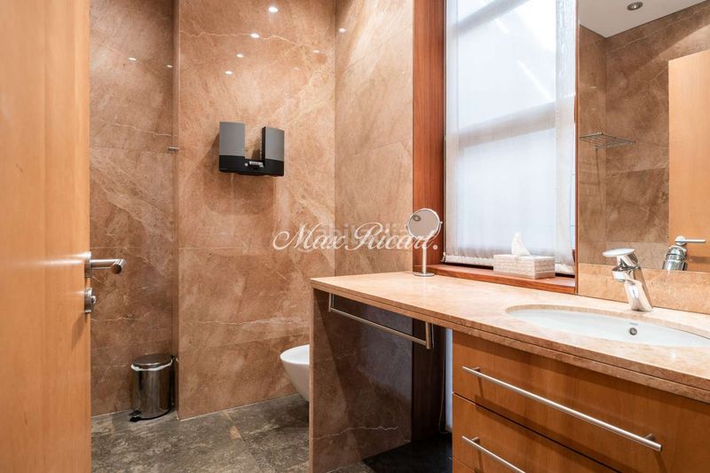 Foto 47a8717f-39d3-4b72-a9f0-c3262e331dd8. Casa amb calefacció aparcament piscina a Sant Andreu de Palomar Barcelona