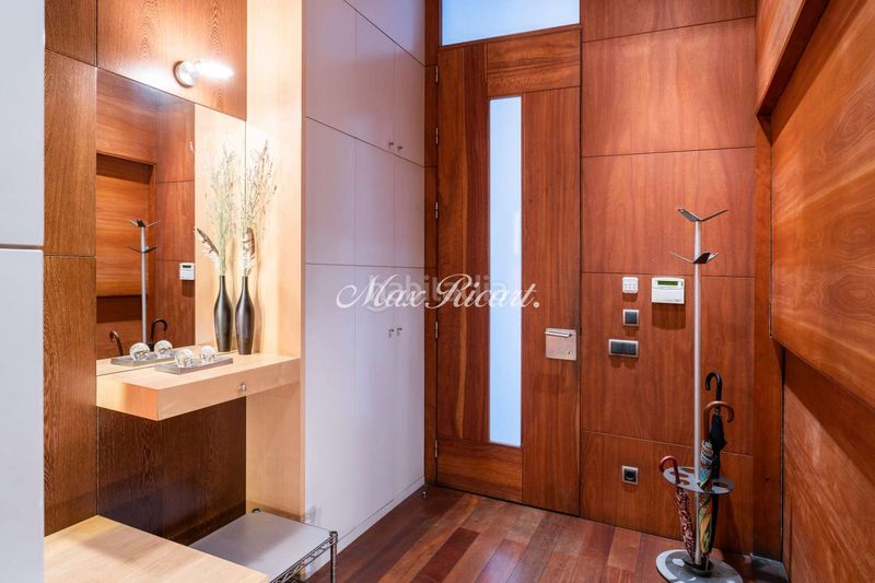 Foto 88ea6ee3-d38c-426d-8bd9-70a7ddf86260. Casa amb calefacció aparcament piscina a Sant Andreu de Palomar Barcelona