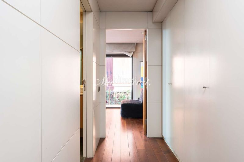 Foto b071bc14-e2ff-4485-a3a5-5e0224438001. Casa amb calefacció aparcament piscina a Sant Andreu de Palomar Barcelona