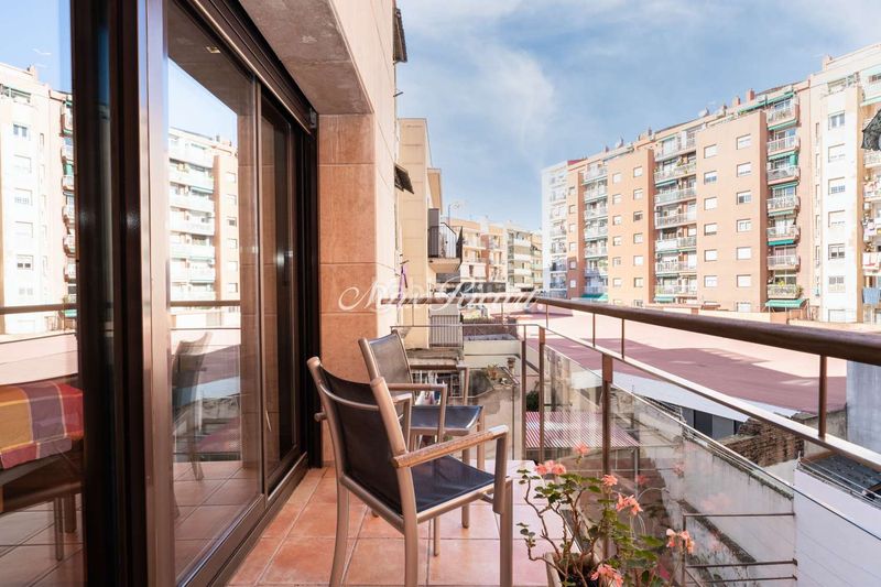 Foto bf9202ad-b532-40b7-8667-4fe8d5b02555. Casa amb calefacció aparcament piscina a Sant Andreu de Palomar Barcelona
