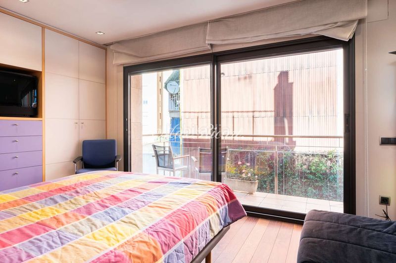 Foto e88eef38-46fb-4809-b346-c00c4f9b5c94. Casa amb calefacció aparcament piscina a Sant Andreu de Palomar Barcelona