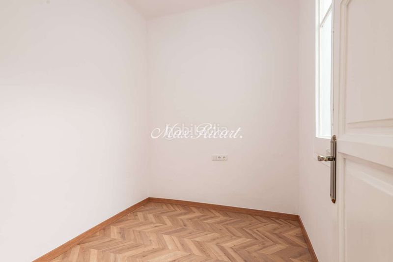 Foto 1899aa03-b6dd-4e36-a844-02050a7dac71. Alquiler piso amplia vivienda recién reformada en avenida diagonal 200m en Barcelona