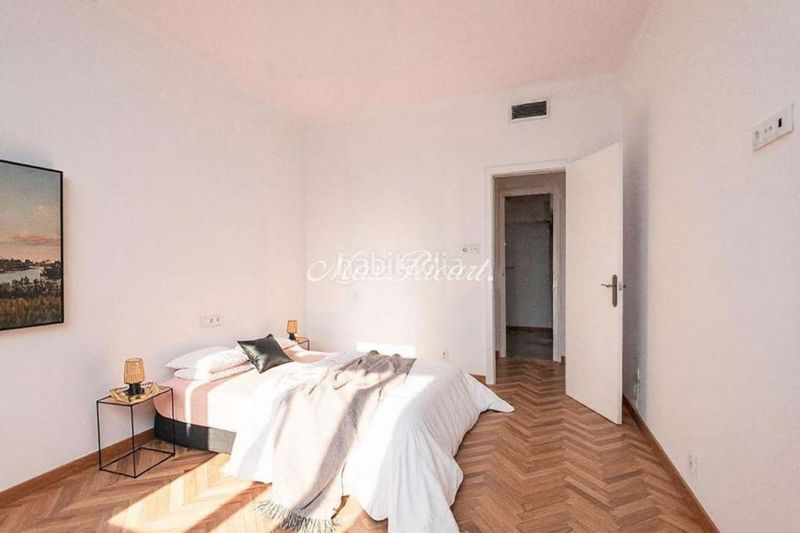 Foto 1cfc8a67-00f0-4792-9bef-7e2ccb5810de. Alquiler piso amplia vivienda recién reformada en avenida diagonal 200m en Barcelona