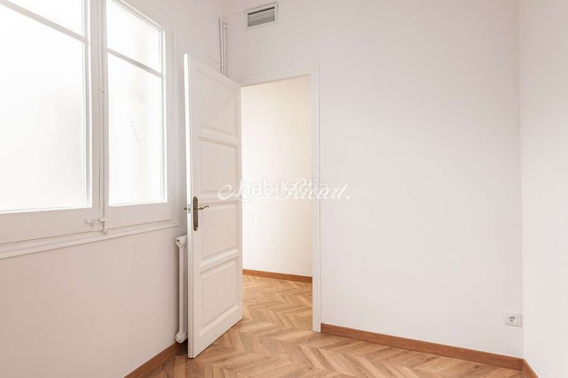 Foto 3340a983-6fe2-44fb-acf4-9b0cd21b902a. Alquiler piso amplia vivienda recién reformada en avenida diagonal 200m en Barcelona