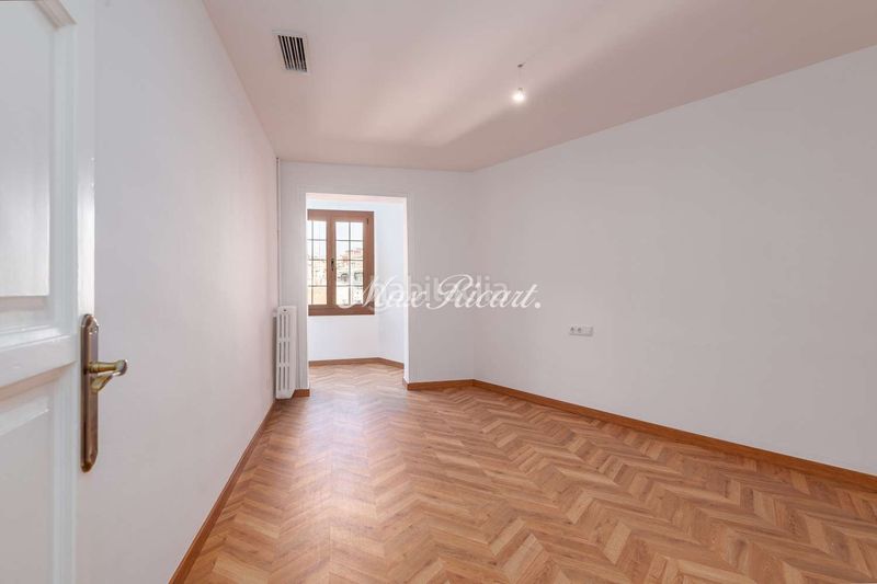 Foto 3a2f80f4-6156-4042-83cb-5597491c264c. Alquiler piso amplia vivienda recién reformada en avenida diagonal 200m en Barcelona