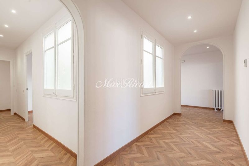 Foto 6165480a-6a33-4a9d-baca-8ecf897db345. Alquiler piso amplia vivienda recién reformada en avenida diagonal 200m en Barcelona