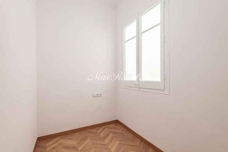 Foto 9e81d10f-92f5-4f0d-b580-d0ed32e7a0c2. Alquiler piso amplia vivienda recién reformada en avenida diagonal 200m en Barcelona