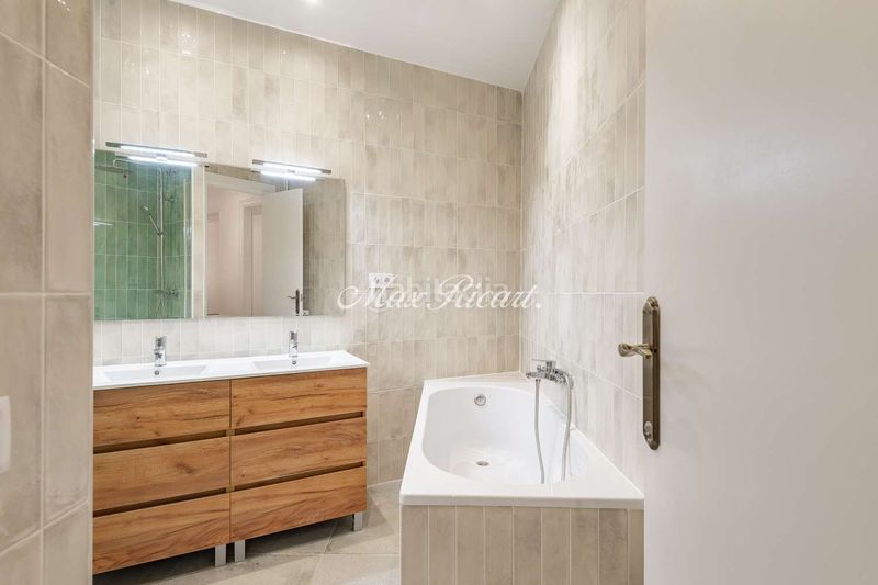 Foto e7e9b31a-0e91-4a1b-ab59-0a0dc487f52e. Alquiler piso amplia vivienda recién reformada en avenida diagonal 200m en Barcelona