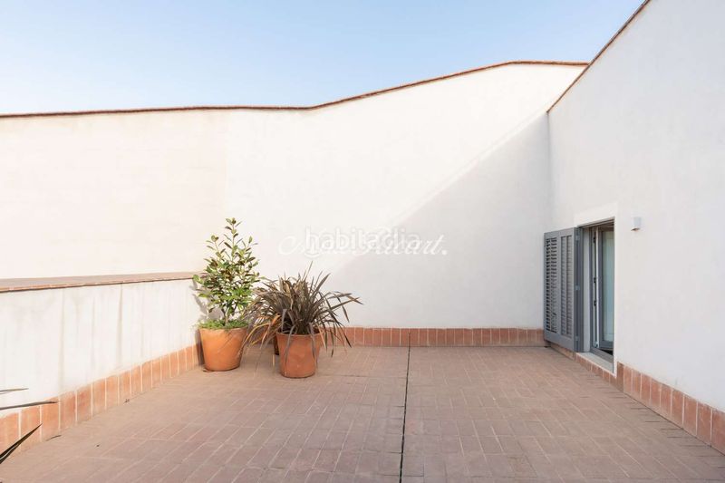 Foto 9a7b7ff3-f2f3-48e5-9e0d-65061502076d. Lloguer dúplex amb calefacció piscina a Gòtic Barcelona
