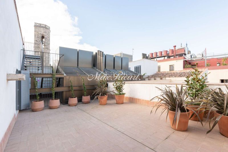 Foto d885f9df-18fc-4efd-aa69-27ad208cdd61. Lloguer dúplex amb calefacció piscina a Gòtic Barcelona