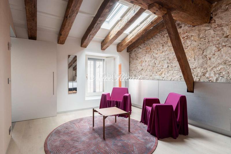 Foto 257375b8-3e67-457b-b32c-385b86fcdc90. Affitto duplex con riscaldamento piscina in Gòtic Barcelona