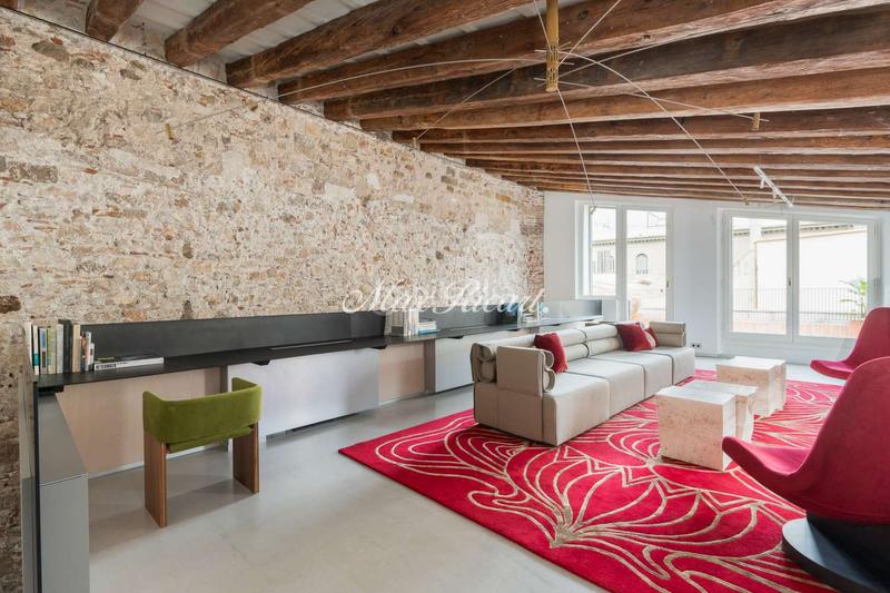 Foto 27465920-13a2-40f0-88dd-e55705e47fd2. Affitto duplex con riscaldamento piscina in Gòtic Barcelona