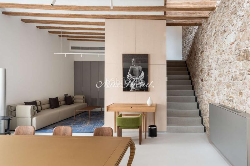 Foto 2de4a930-f950-491d-93ac-8efd08005db3. Affitto duplex con riscaldamento piscina in Gòtic Barcelona