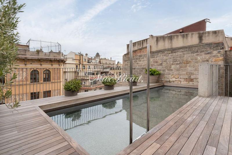 Foto 0105d2ef-534c-4010-8808-3ef1e7167cbe. Location duplex avec chauffage piscine dans Gòtic Barcelona