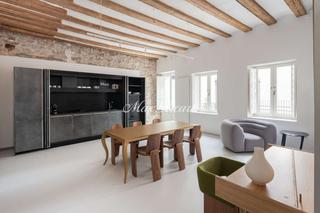 Location Duplex  N/a. Espectacular dúplex a estrenar en plaza de sant just