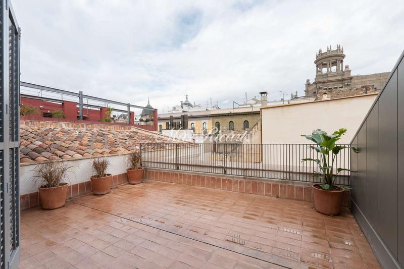 Foto 4b044f26-f9bb-48b1-80e8-8f61e4f4bdb8. Location duplex avec chauffage piscine dans Gòtic Barcelona