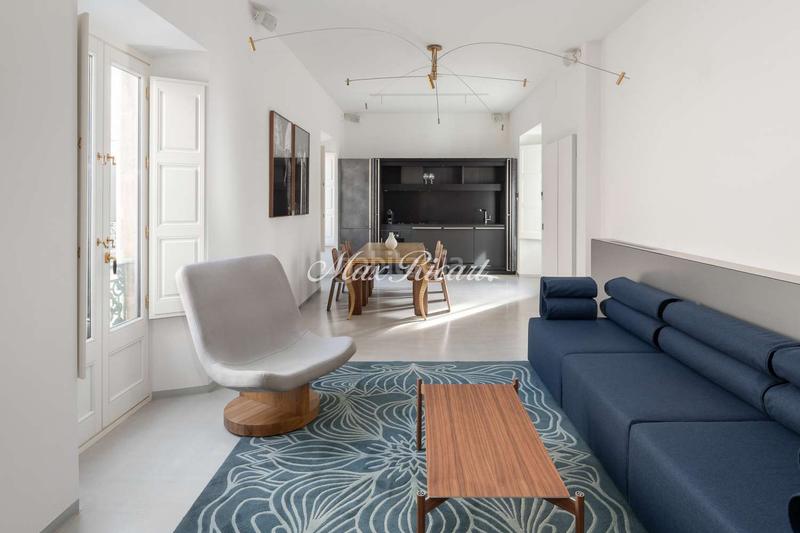 Foto 223727be-4d8e-4239-84e9-503ff52eec09. Alquiler dúplex lujosa propiedad con terraza en palau moxó en Barcelona