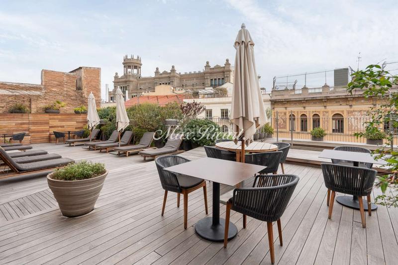 Foto 8118ec0f-f057-42de-82ec-e623df0ba661. Alquiler dúplex lujosa propiedad con terraza en palau moxó en Barcelona
