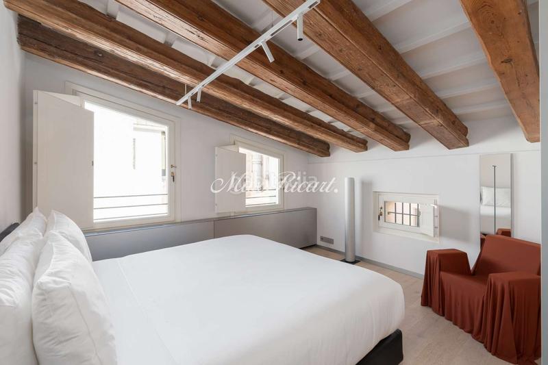 Foto 8f162fbc-ea13-425a-afec-f5bbd0339d57. Rent duplex with heating pool in Gòtic Barcelona