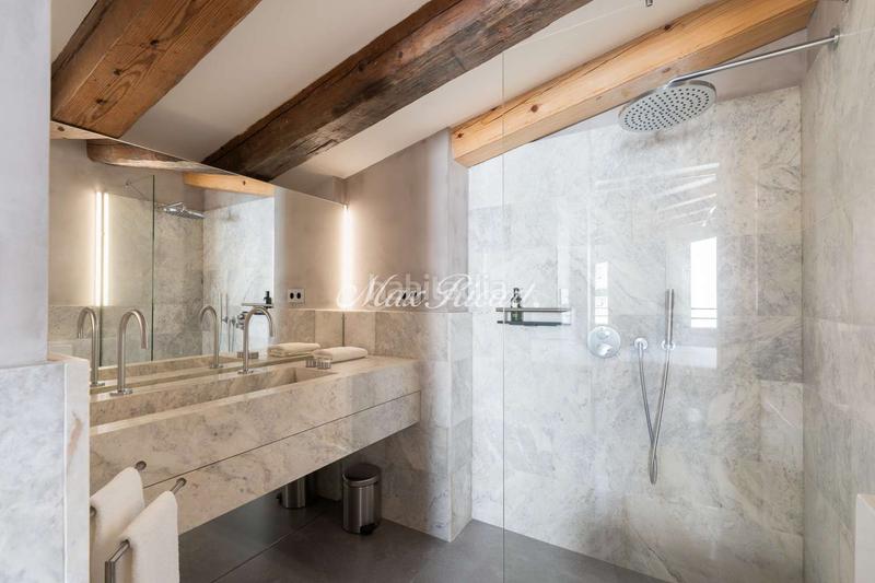 Foto 988480cf-09d9-47dc-86d7-947372442321. Rent duplex with heating pool in Gòtic Barcelona