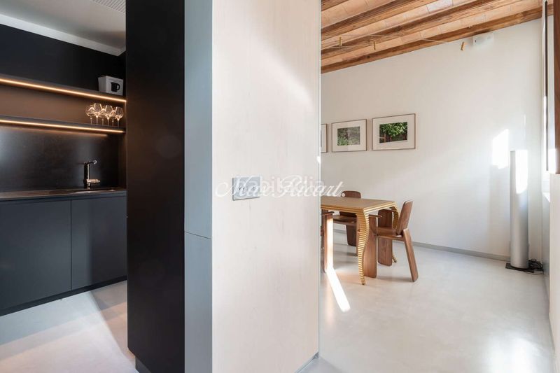 Foto 21301483-ae25-4b8c-a971-cc2edb0b6a31. Rent duplex with heating pool in Gòtic Barcelona