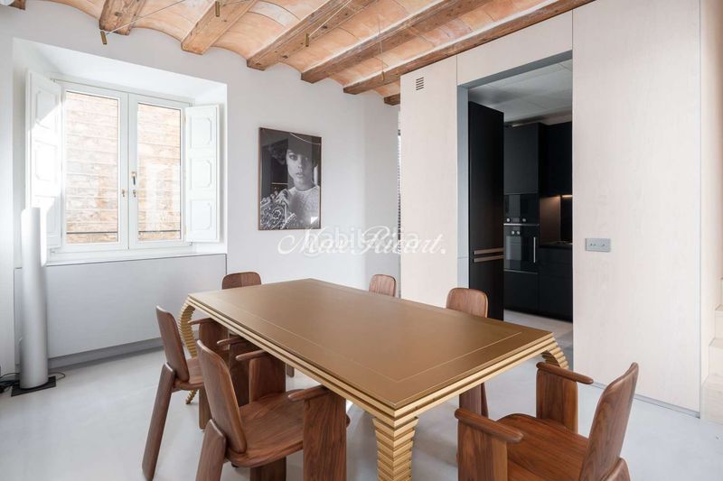 Foto 2c05a675-0e44-4d96-938c-e0e005cd8666. Rent duplex with heating pool in Gòtic Barcelona