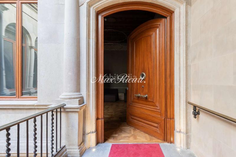 Foto 12c85cad-0adb-426c-acee-0f6f98f47701. Alquiler dúplex exclusiva vivienda de diseño en plaza de sant just en Barcelona