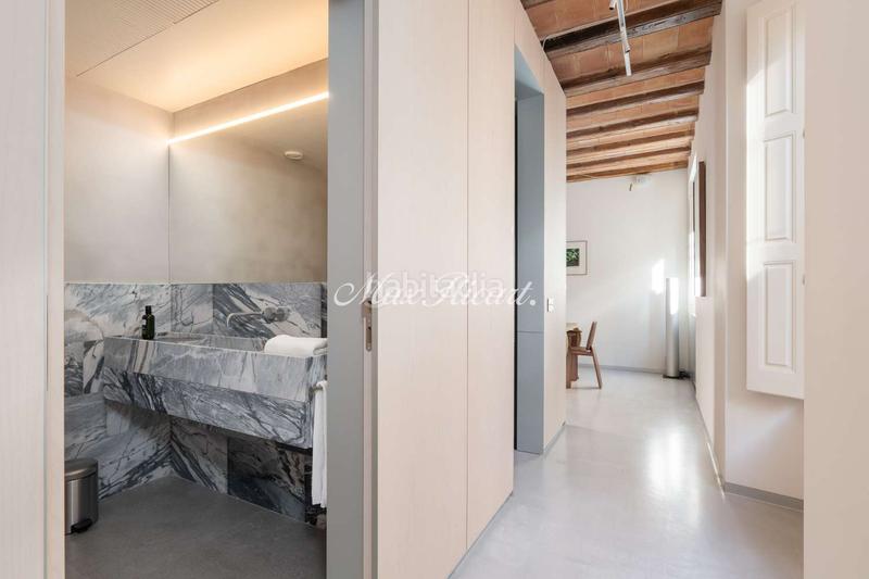 Foto 297ce155-7f88-4c94-9cd0-599d565a6119. Alquiler dúplex exclusiva vivienda de diseño en plaza de sant just en Barcelona