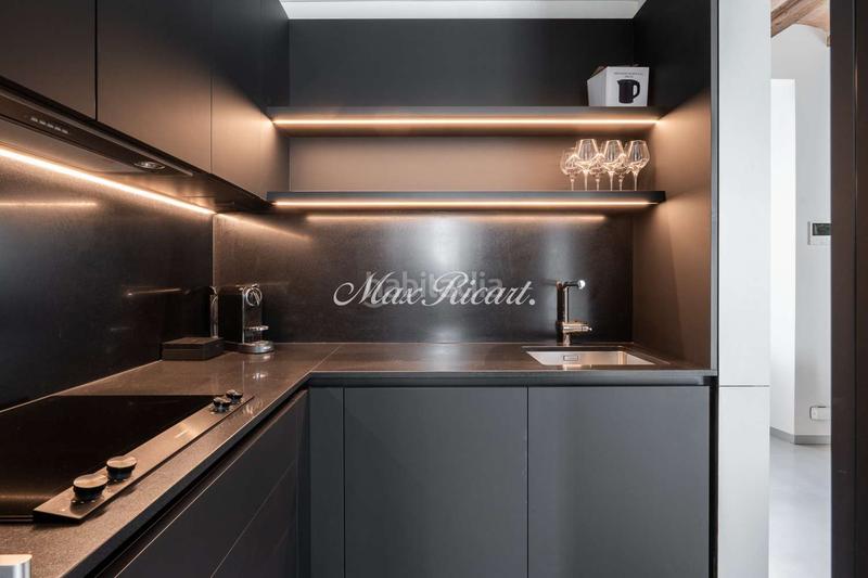 Foto c79cd0f9-e91f-4836-9505-e1e781599c66. Alquiler dúplex exclusiva vivienda de diseño en plaza de sant just en Barcelona